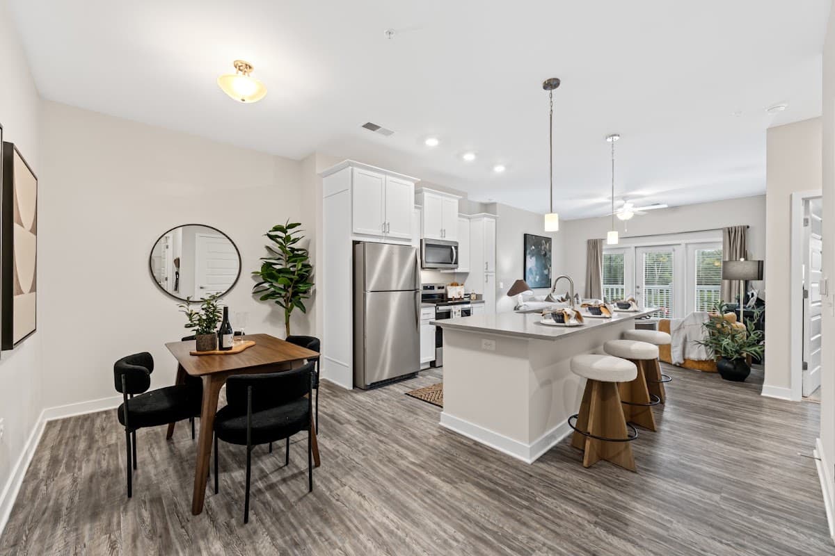 The Wentworth Apartments — photo 3