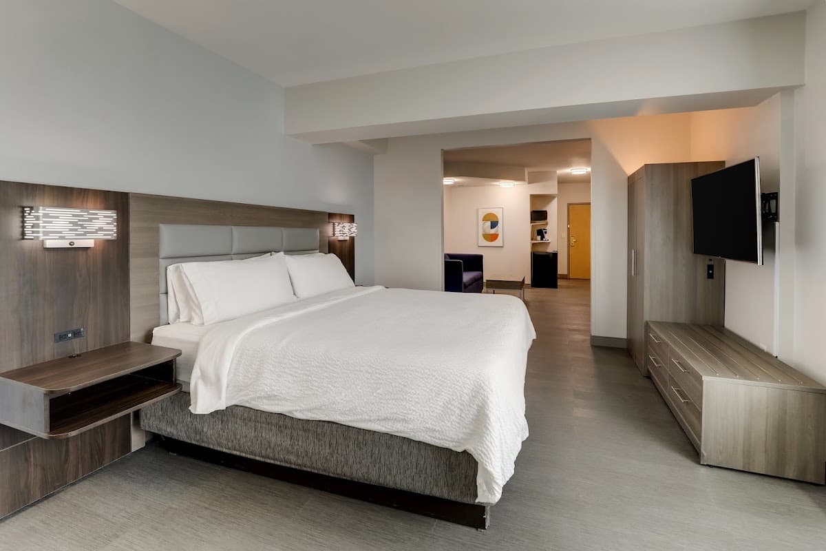 Holiday Inn Express & Suites Richmond by IHG — photo 2