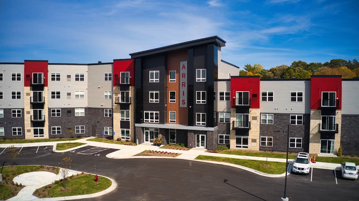 Arris Lakeville Apartments