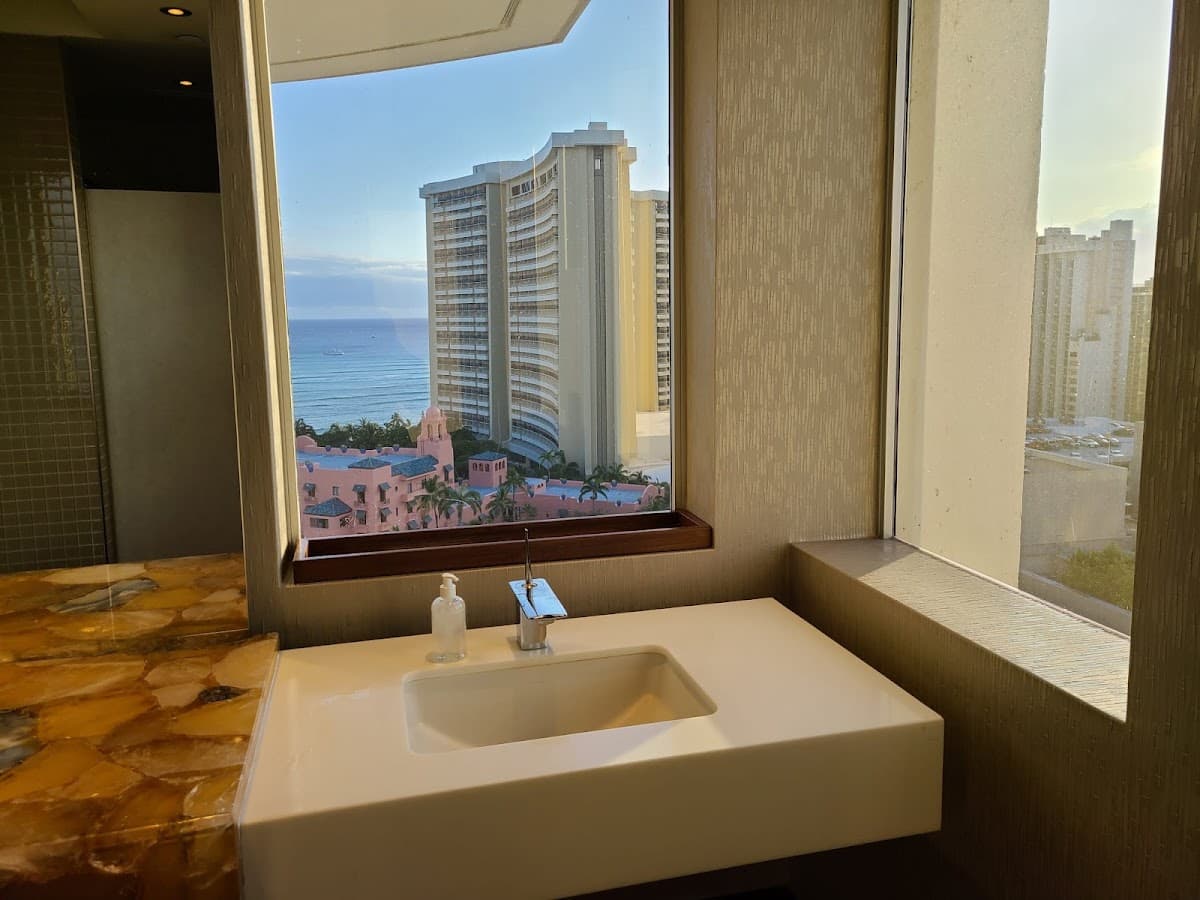 Sheraton Waikiki Beach Resort — photo 4