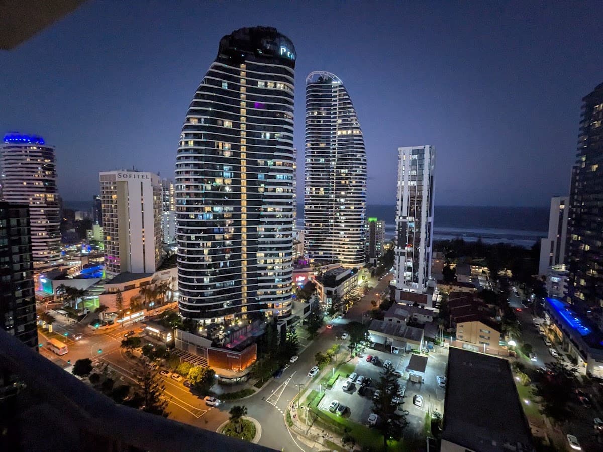 Meriton Suites Broadbeach