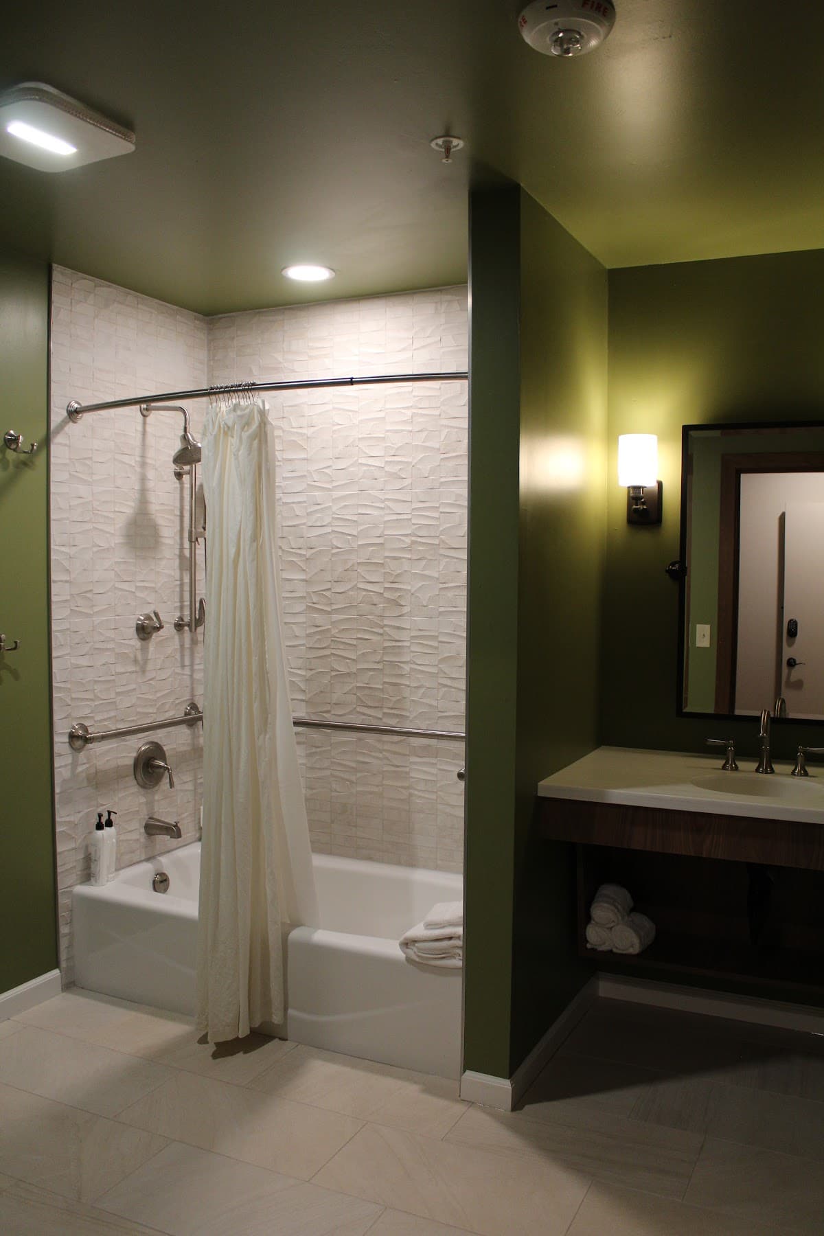 Powerhouse On Broadway -Suites & Social- — photo 5