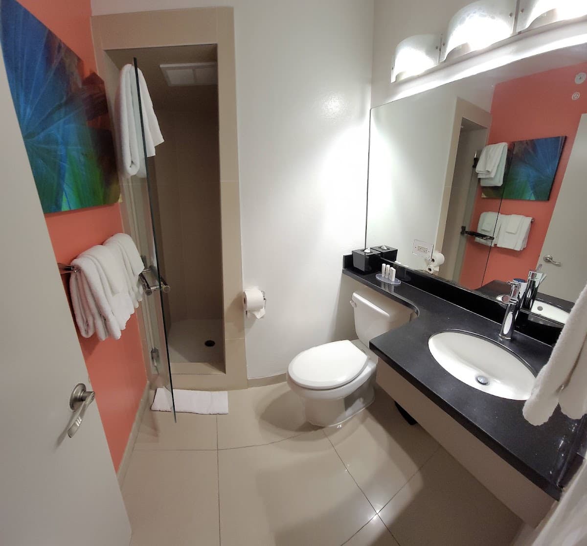 Courtyard by Marriott Waikiki Beach — photo 4