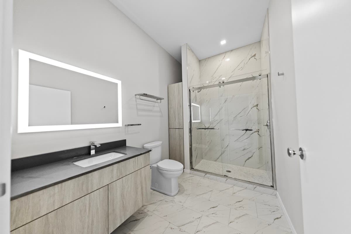 The Deneau Luxury Apartments — photo 2