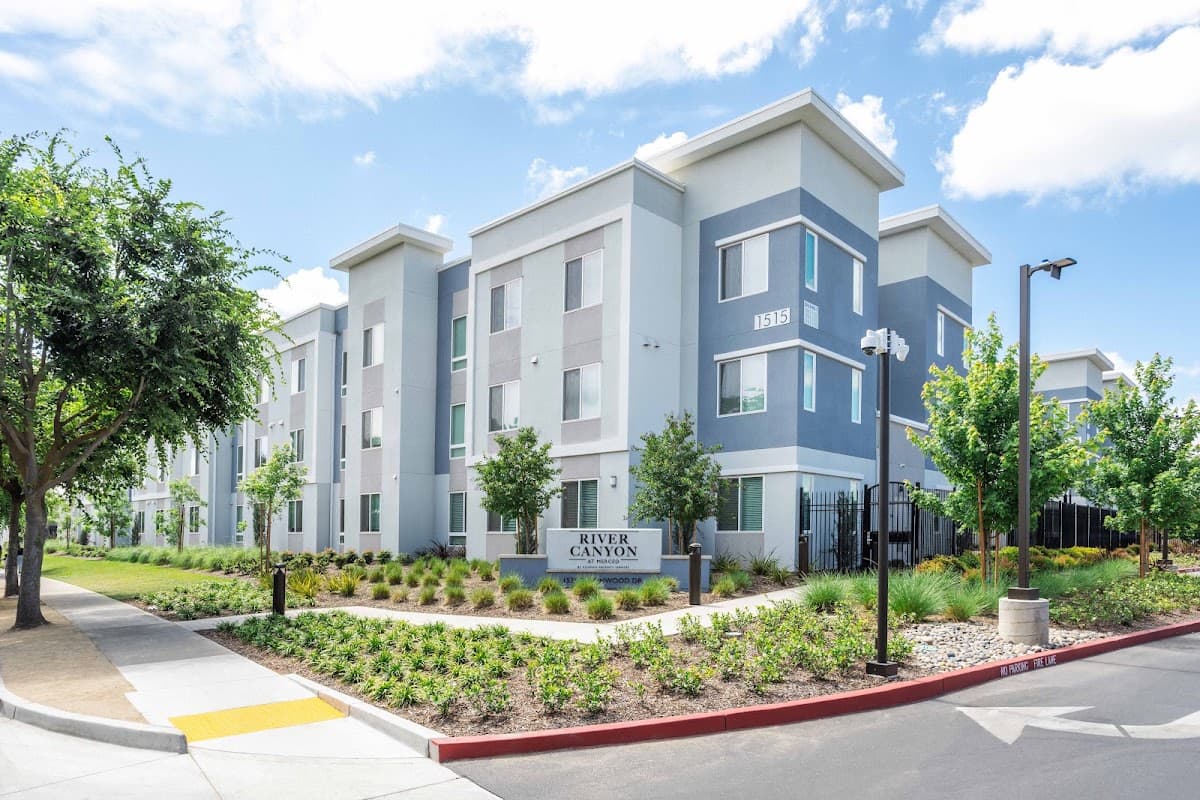 River Canyon Apartments — photo 5