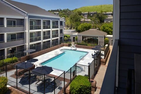 Courtyard by Marriott San Francisco Larkspur Landing/Marin County — photo 1