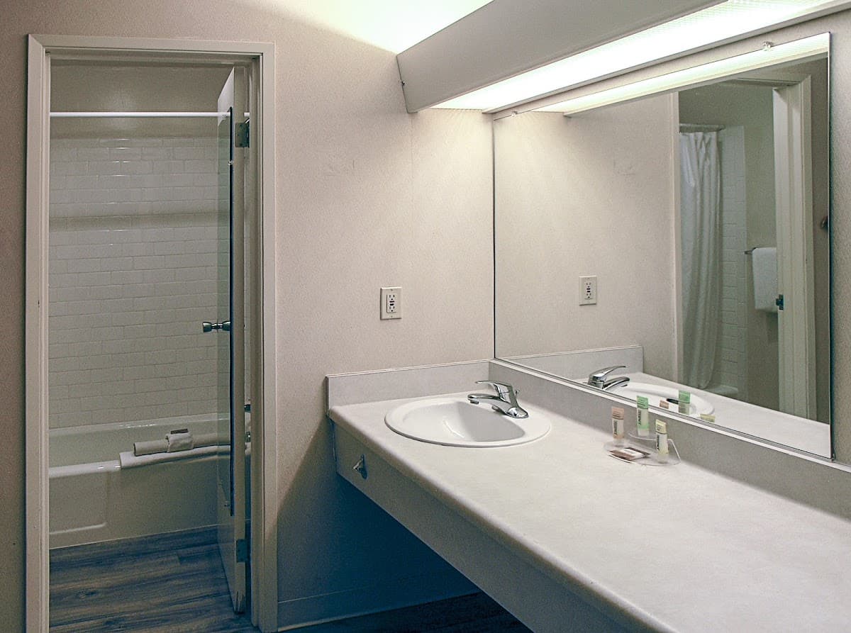 Inn at the Convention Center — photo 3