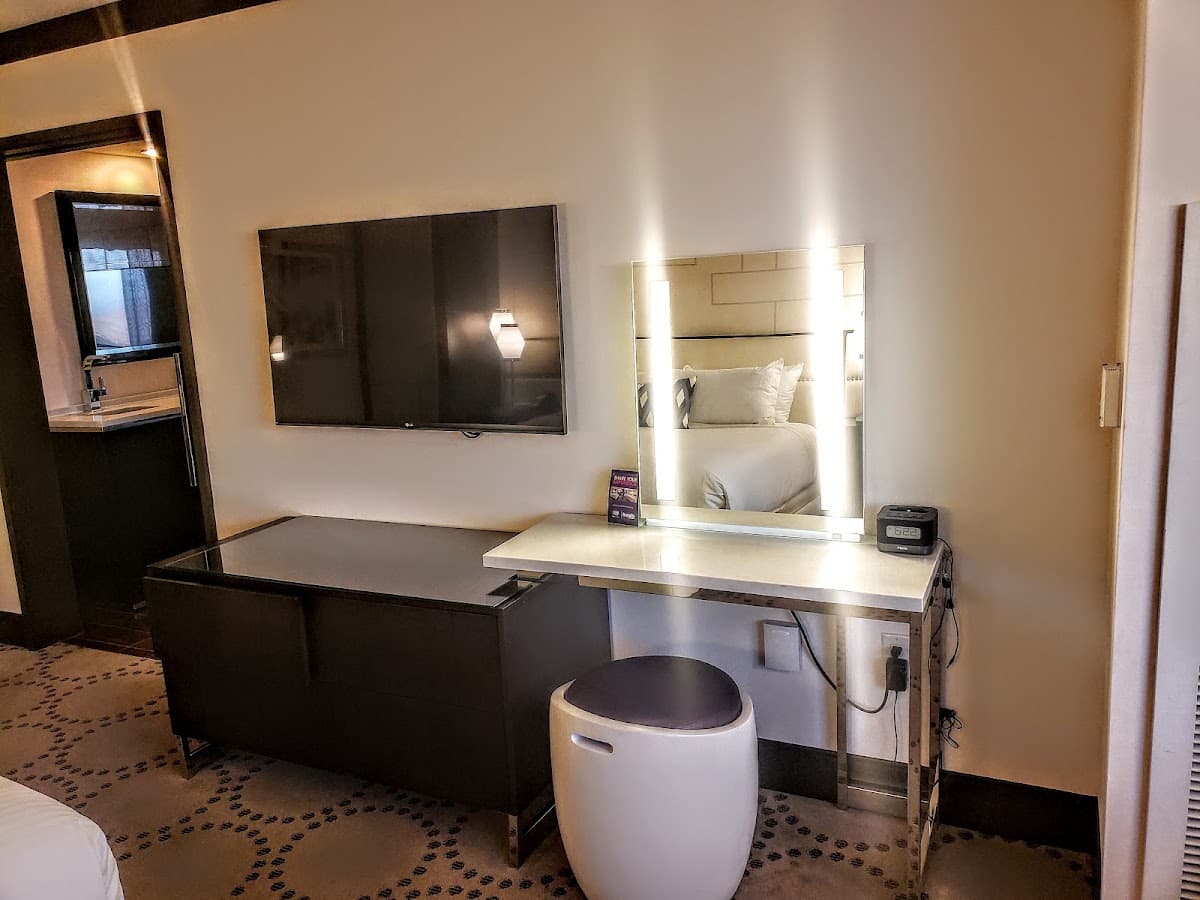 Harrah's Las Vegas - A Caesars Rewards Destination — photo 3