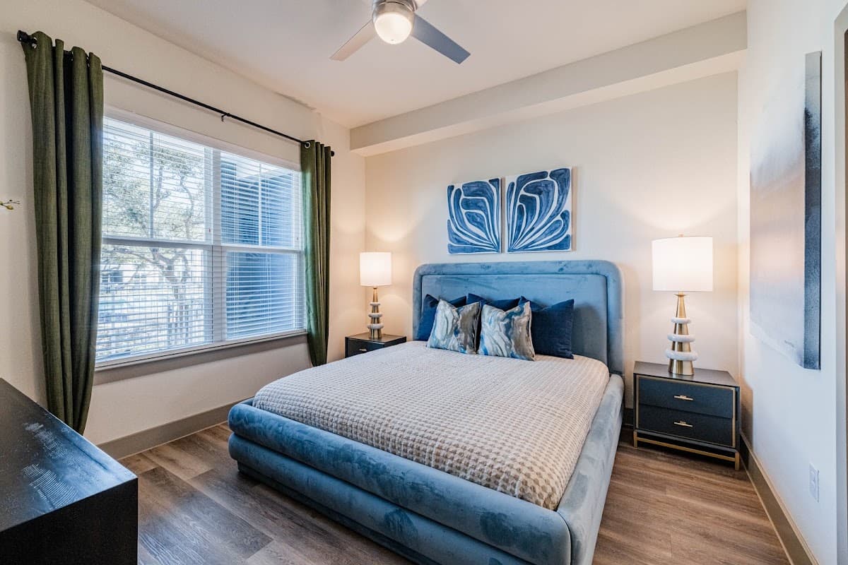 The Gabriel Georgetown Apartments — photo 2