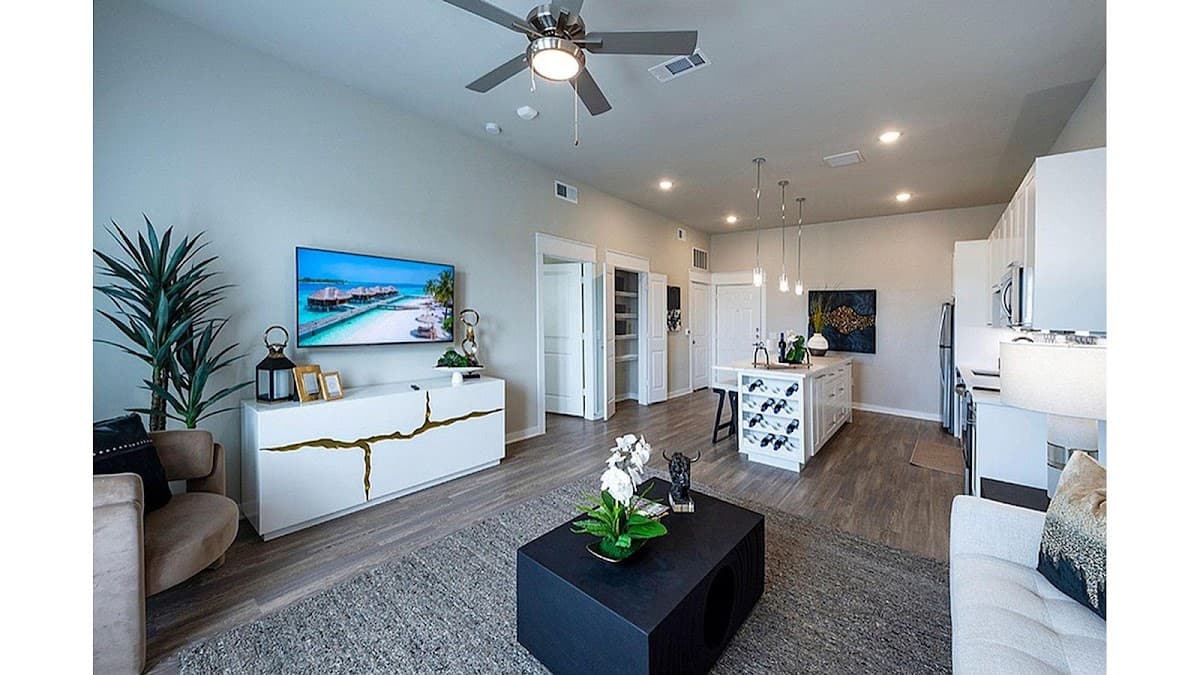 Boardwalk Square — photo 5