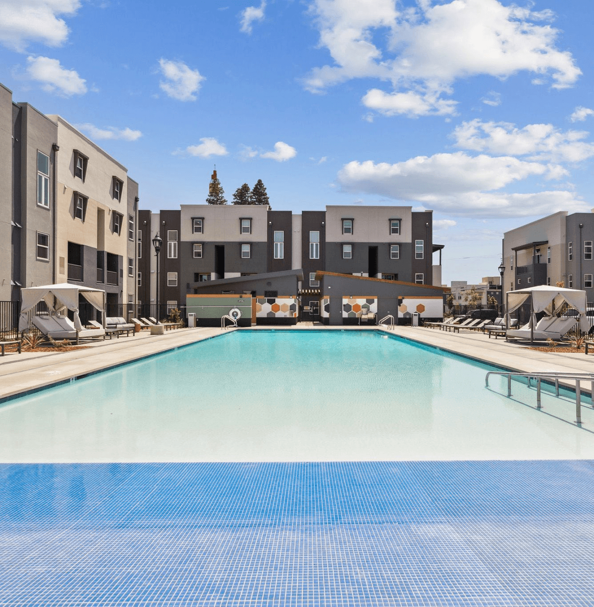 Maven on Broadway Apartments