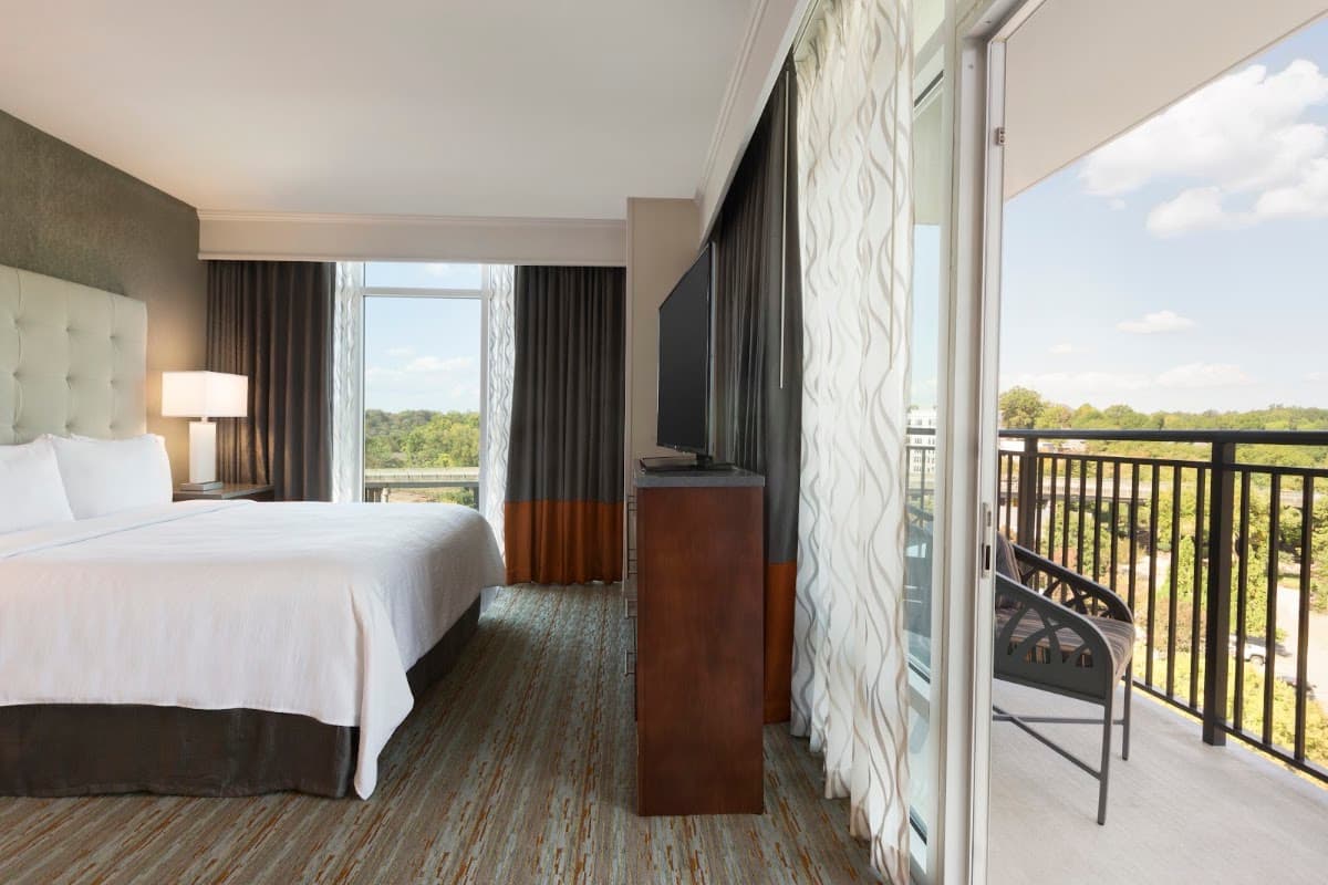 Embassy Suites by Hilton Greenville Downtown Riverplace — photo 2