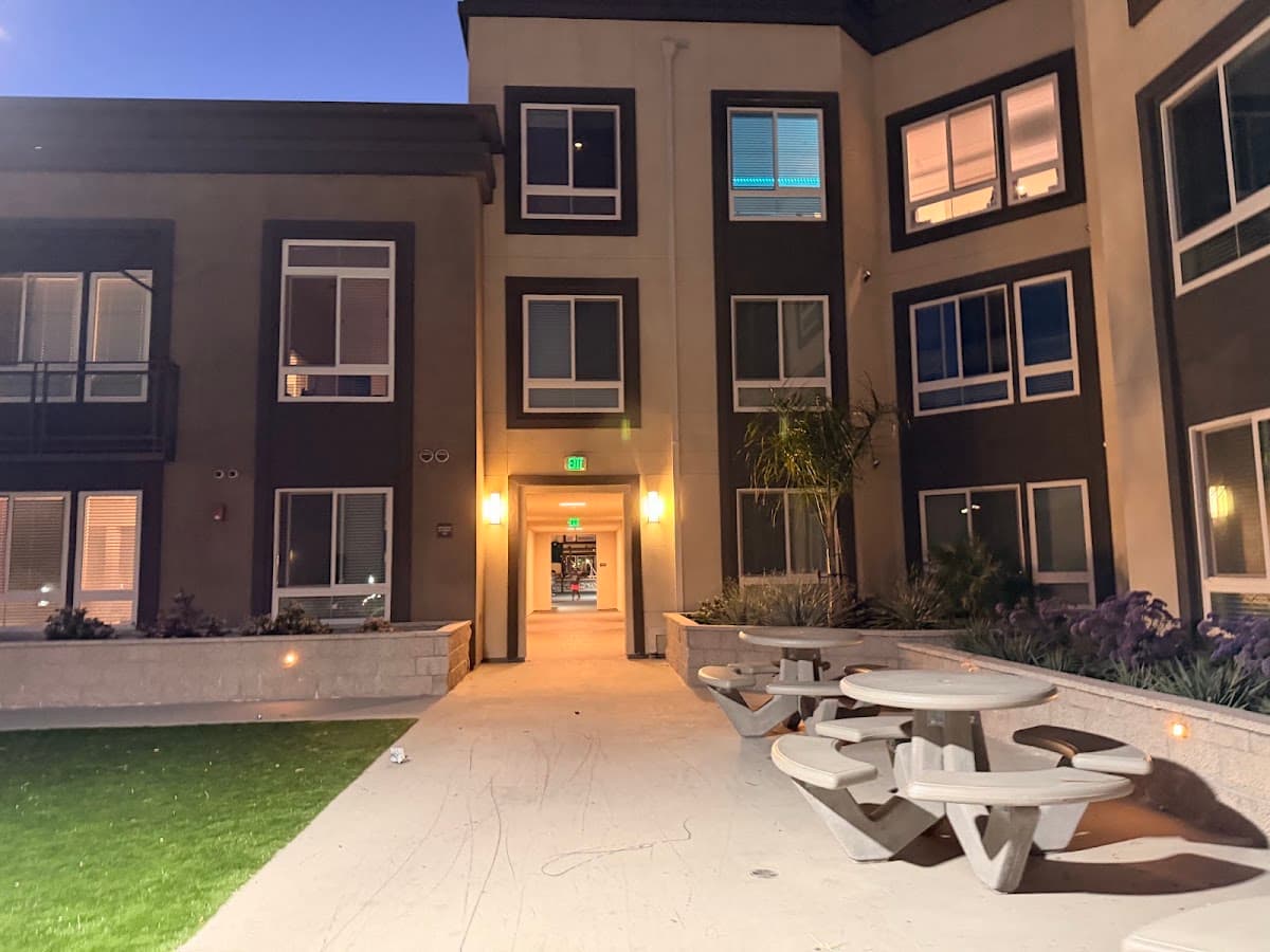 Alamo Street Apartments — photo 5