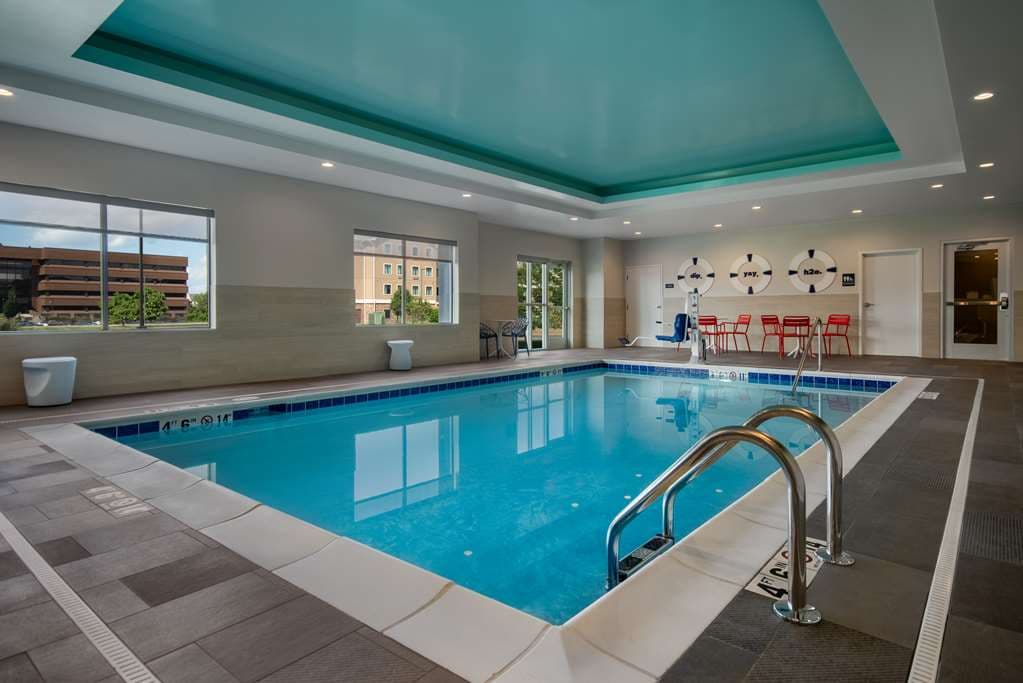 Tru by Hilton Merrillville — photo 3