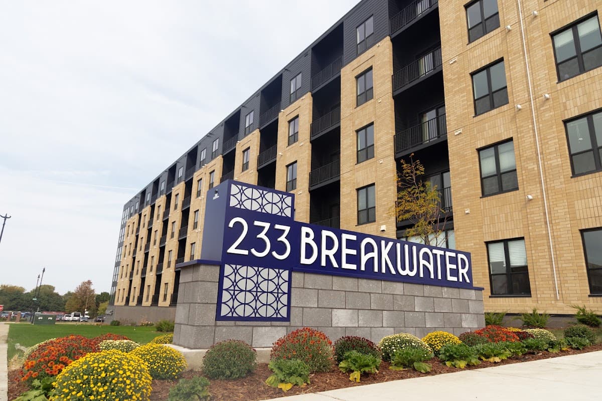 Breakwater 233