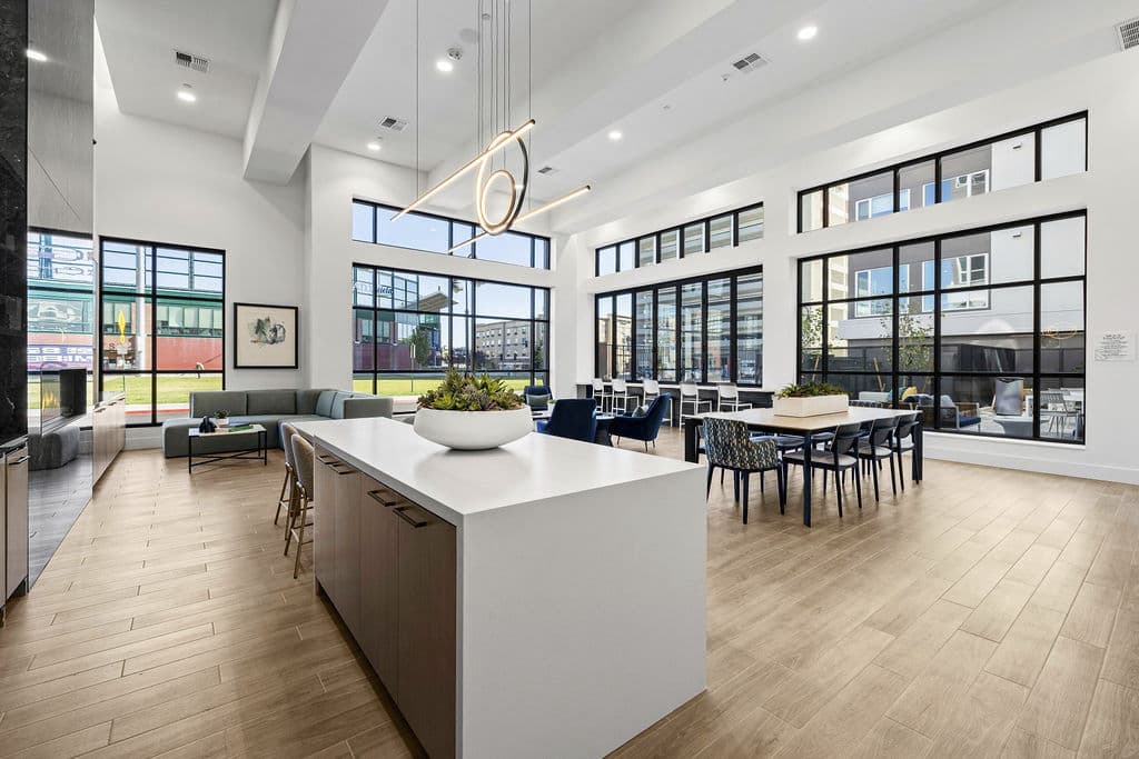 Ballpark Apartments — photo 4
