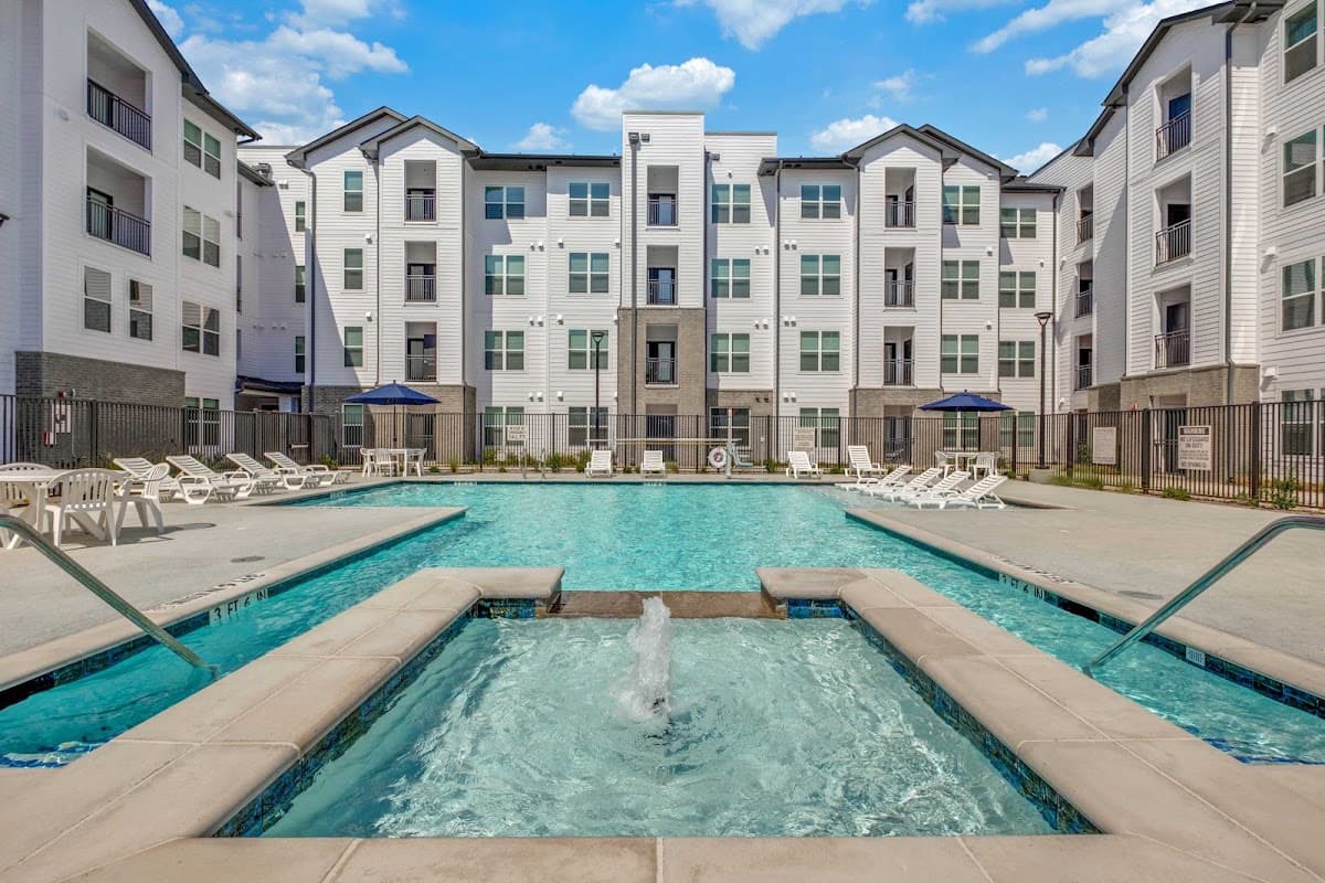 Palladium Carver Living