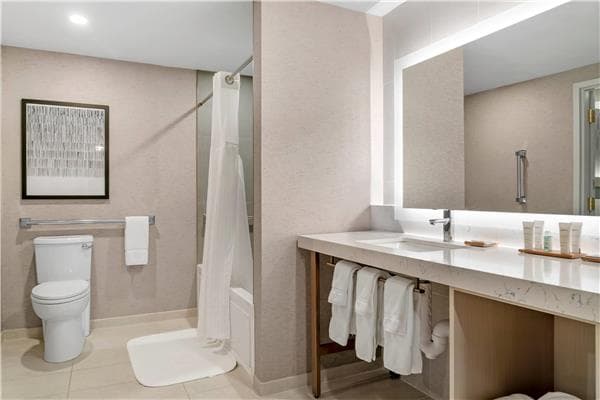 Radisson Plaza Hotel at Kalamazoo Center — photo 4