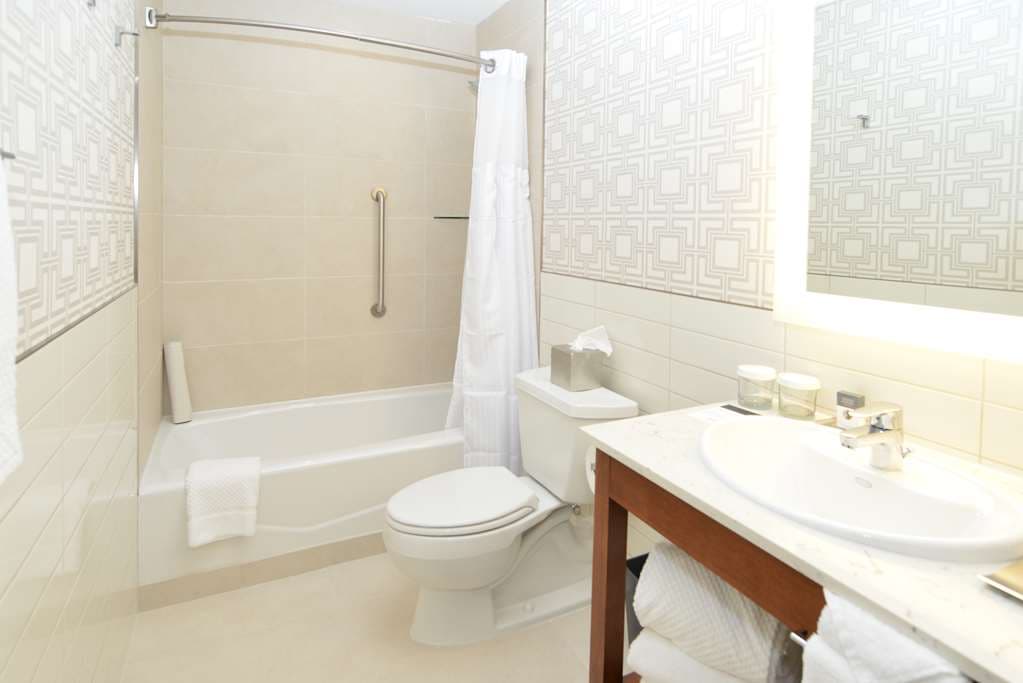 The Lismore Hotel Eau Claire - a DoubleTree by Hilton Hotel — photo 3