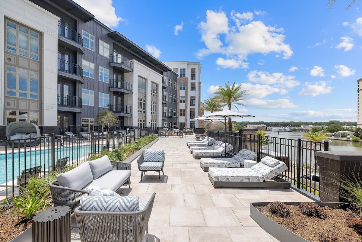 EmmaJames Apartments — photo 4
