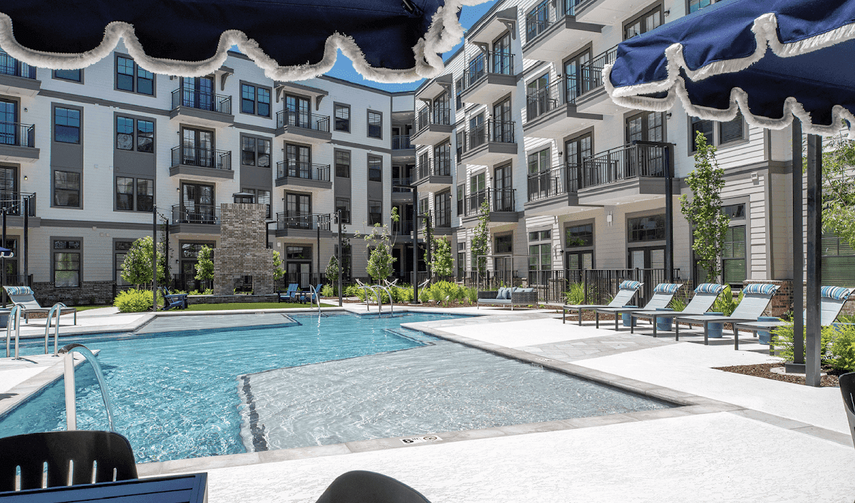 The Everly at Rouzan — photo 4