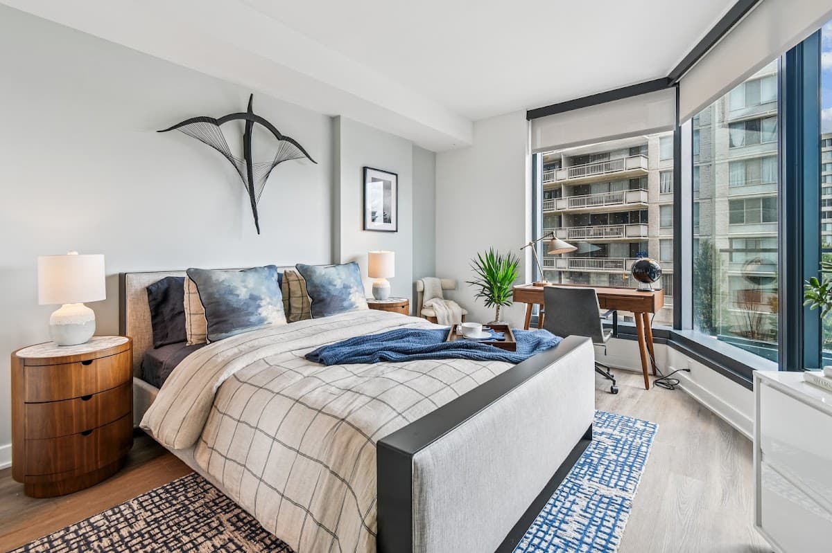 Valen — photo 2