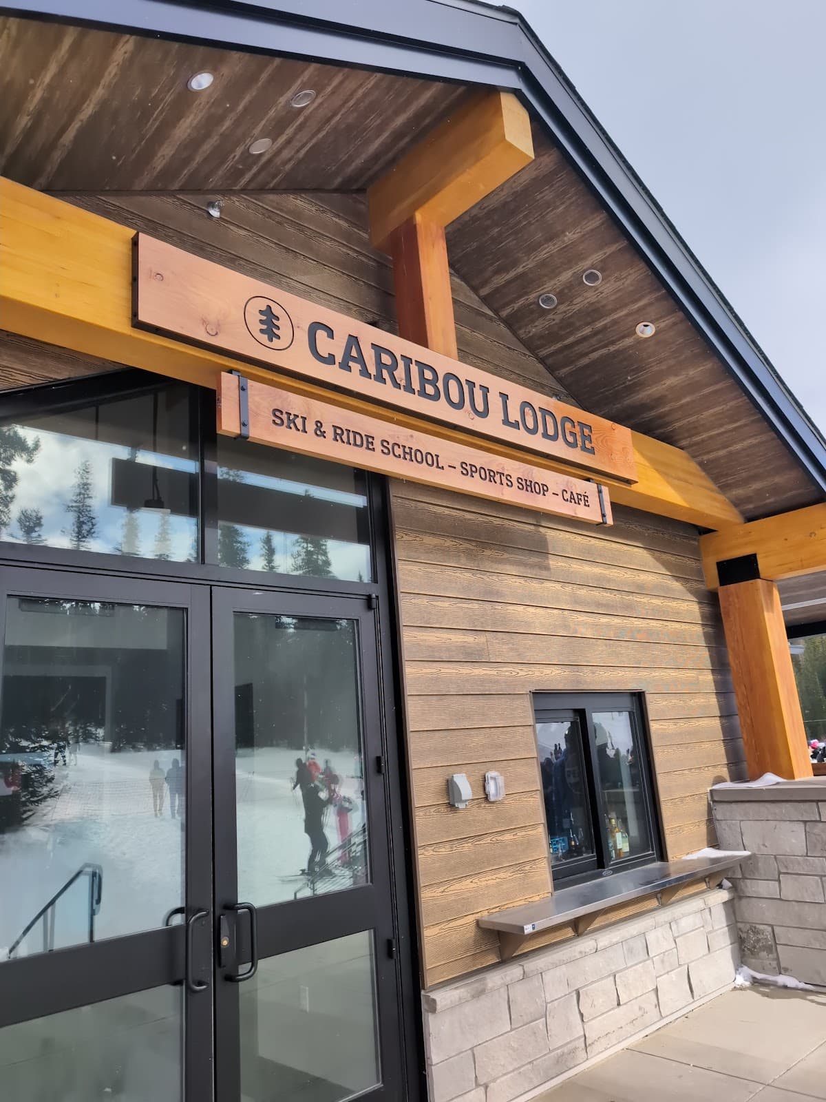 Caribou Lodge — photo 1