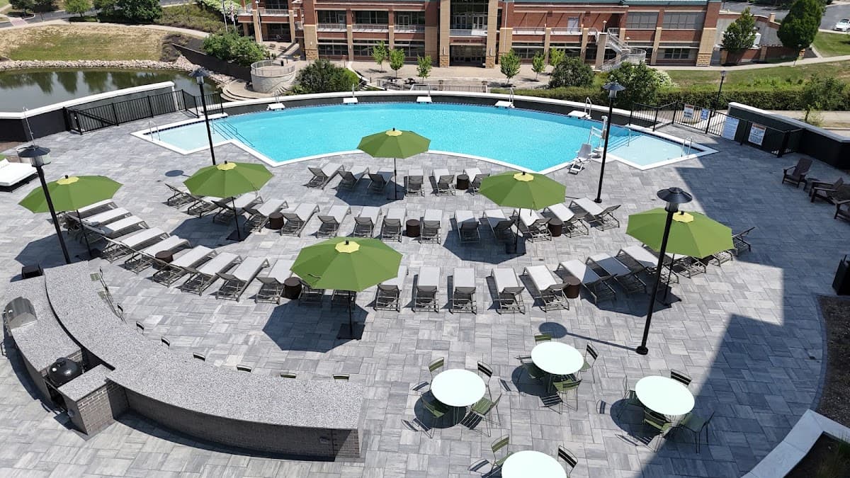 VANTAGE AT ANDERSON TOWNE CENTER APARTMENTS — photo 3