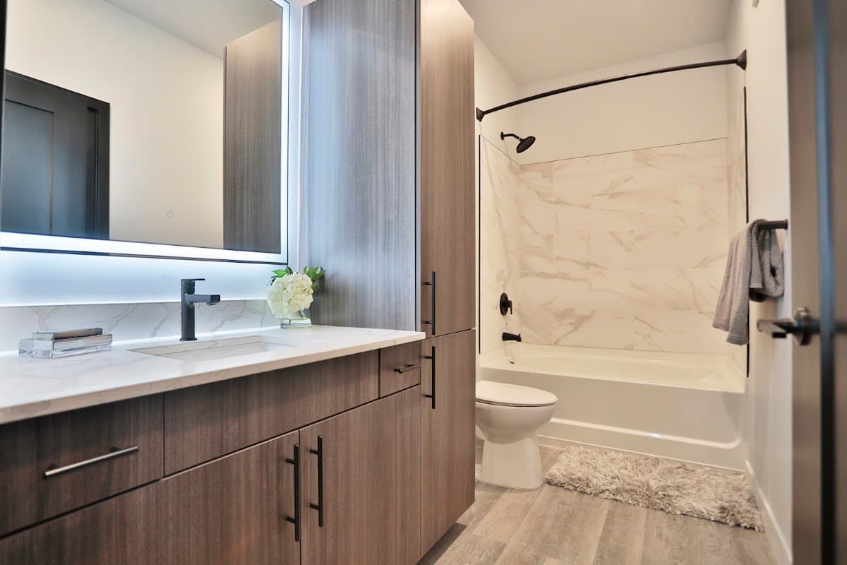 VANTAGE AT ANDERSON TOWNE CENTER APARTMENTS — photo 4