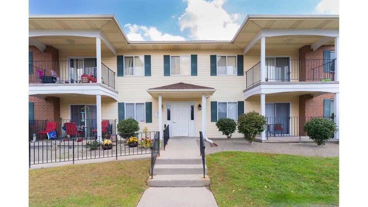 Courtyard Apartments
