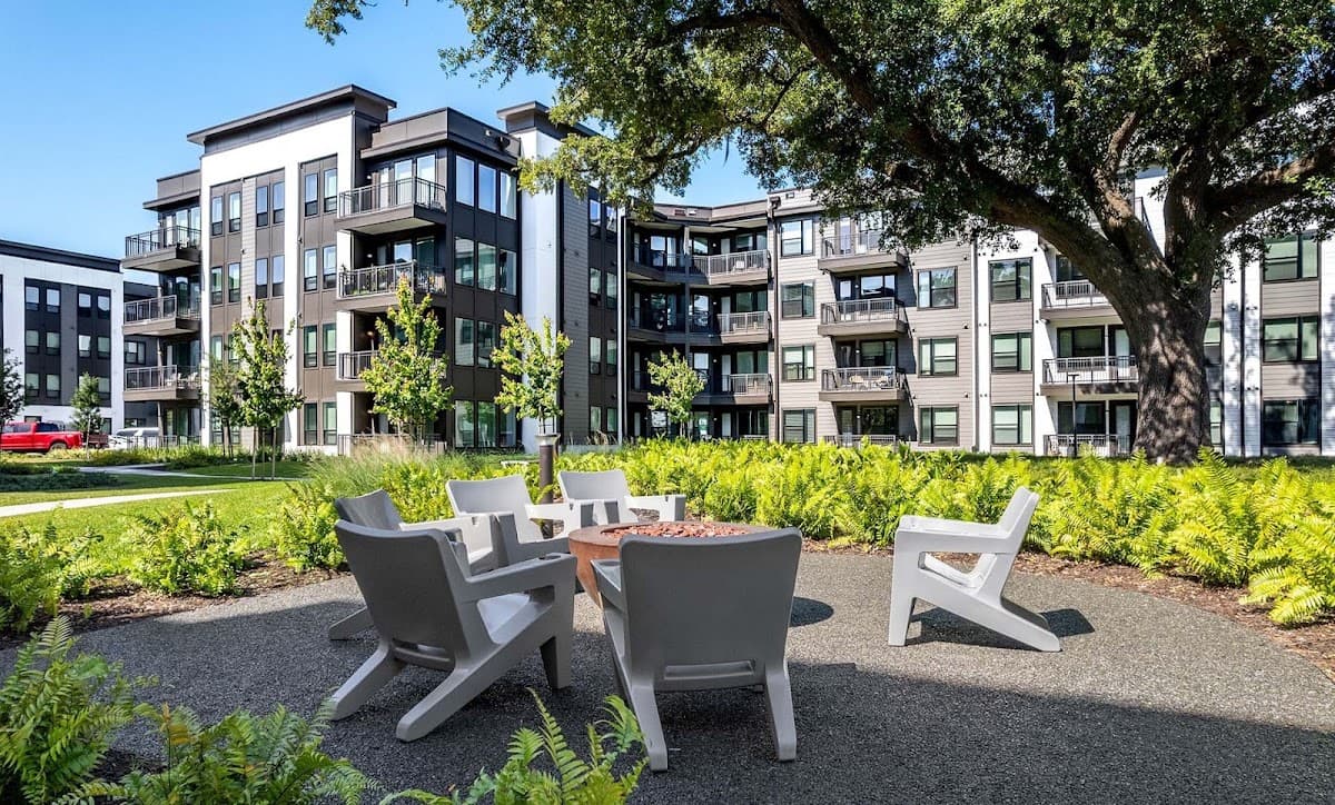 Prospect Lake Wire Apartments