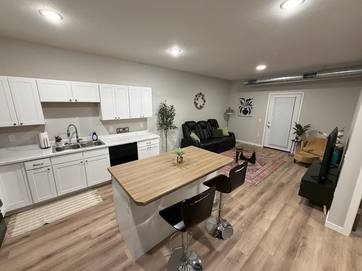 South Pointe Apartments — photo 3