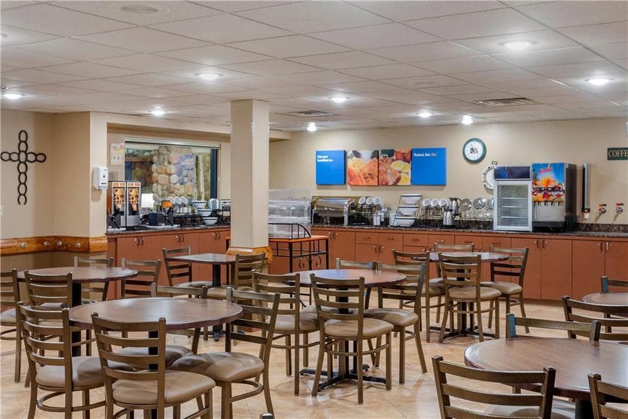 Comfort Inn & Suites Branson Meadows — photo 5