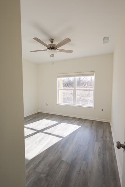 East Meadows Apartment Homes — photo 5