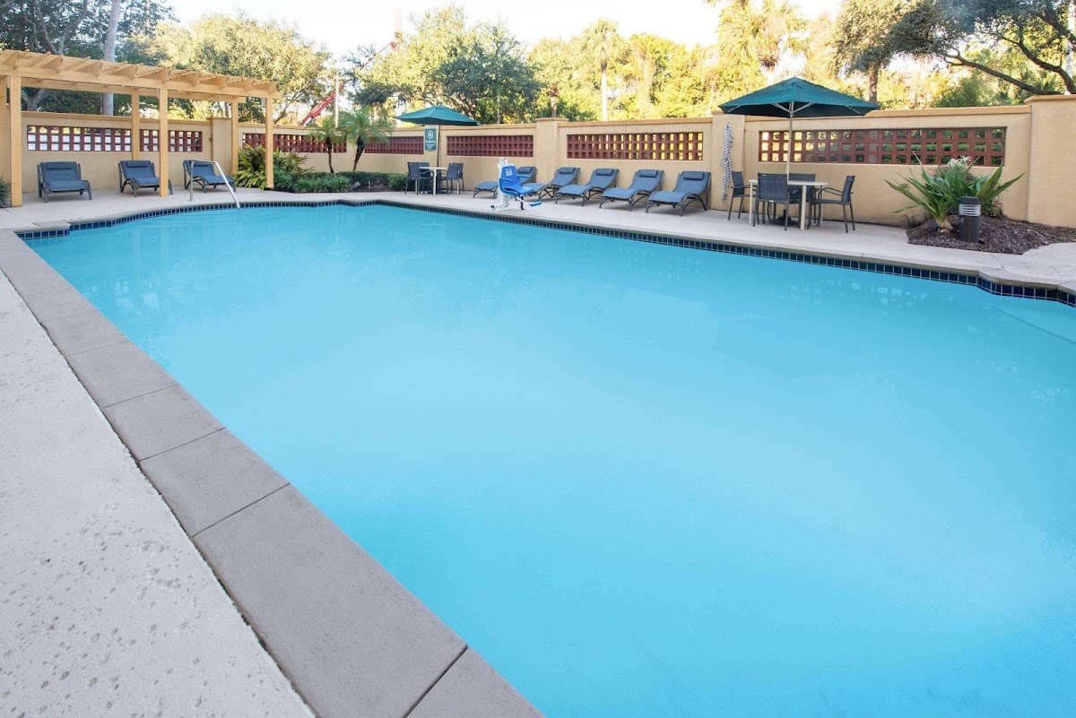 La Quinta Inn & Suites by Wyndham Tampa Brandon Regency Park — photo 3