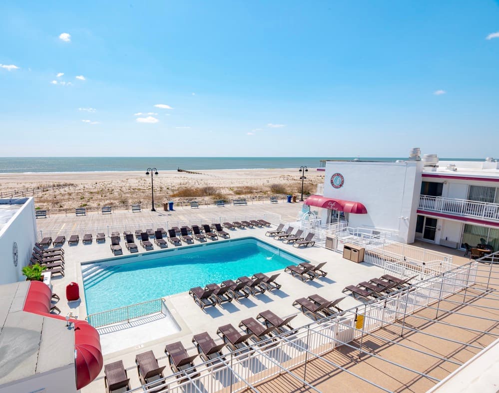 Beach Club Hotel — photo 5