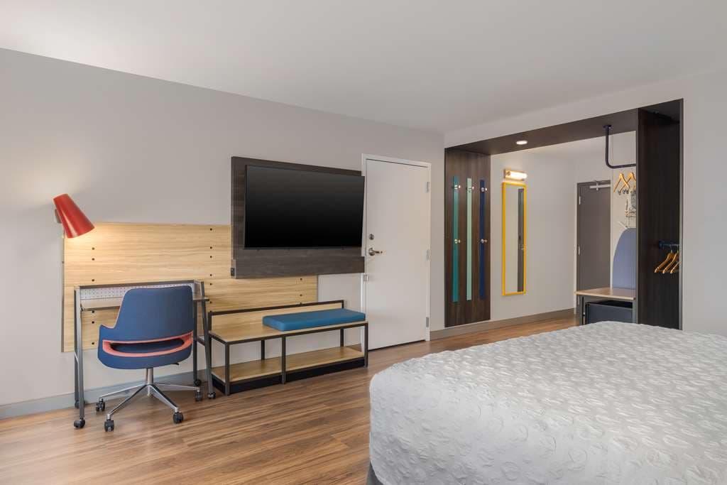 Tru by Hilton Oshkosh — photo 2