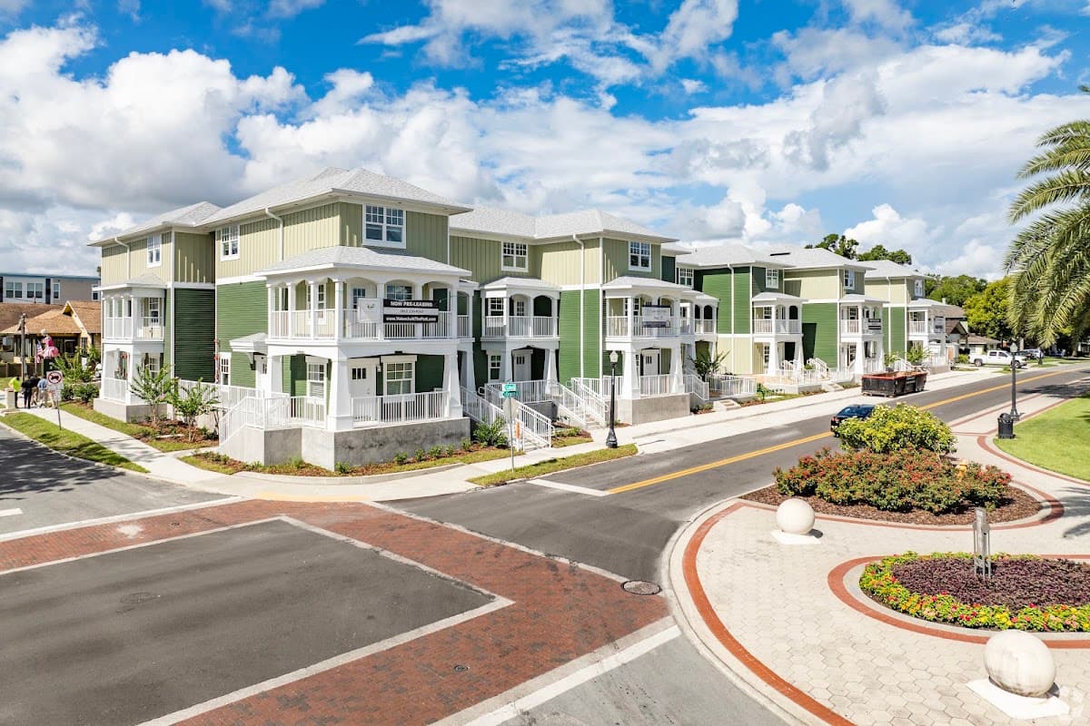 Valencia at the Park Apartments