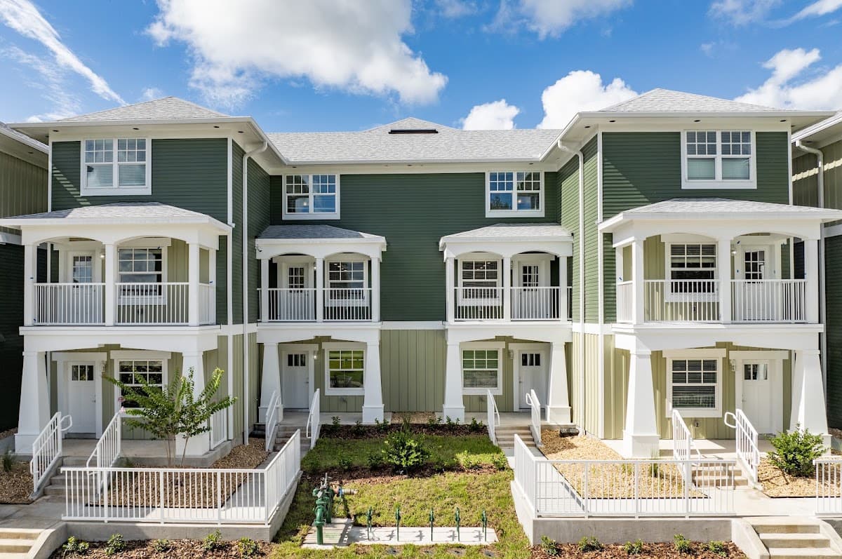 Valencia at the Park Apartments — photo 4