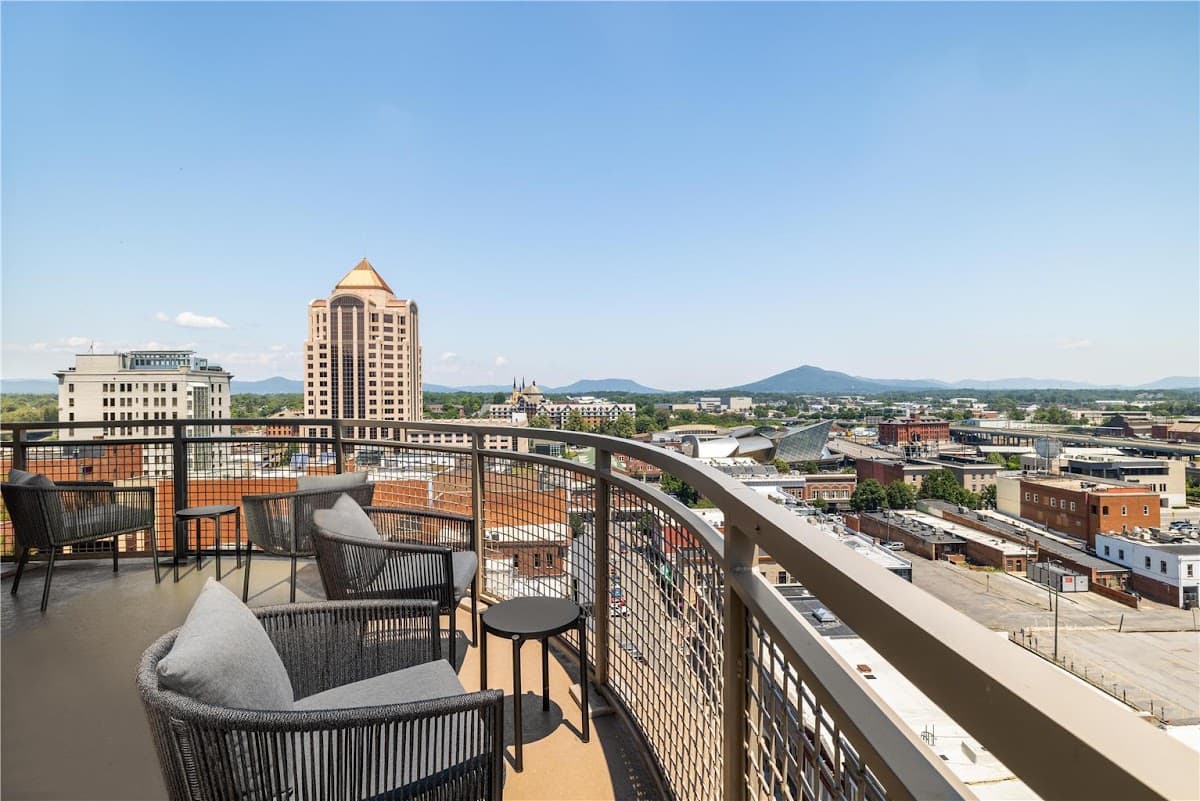 Hampton Inn & Suites Roanoke-Downtown