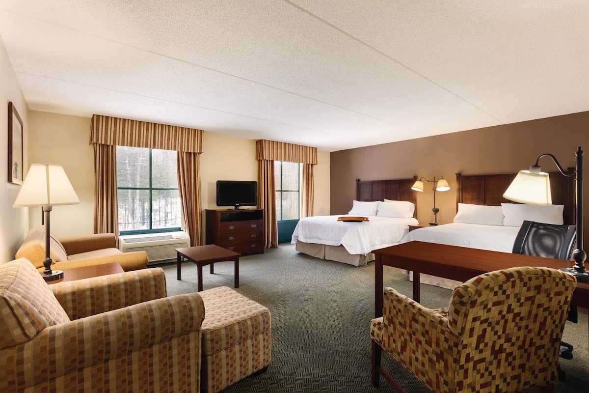 Hampton Inn & Suites Lake George — photo 5
