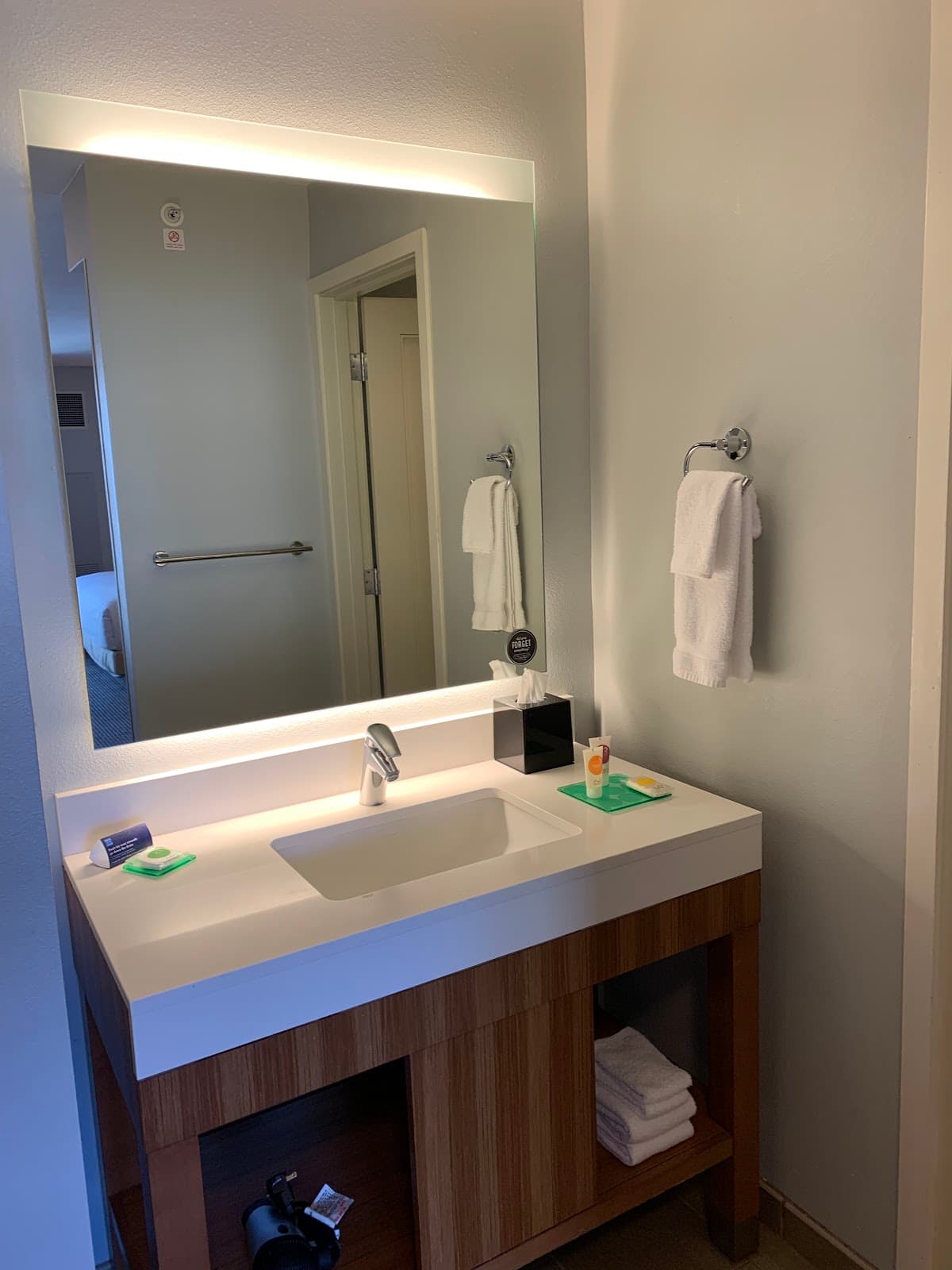 Hyatt Place Waikiki Beach — photo 4