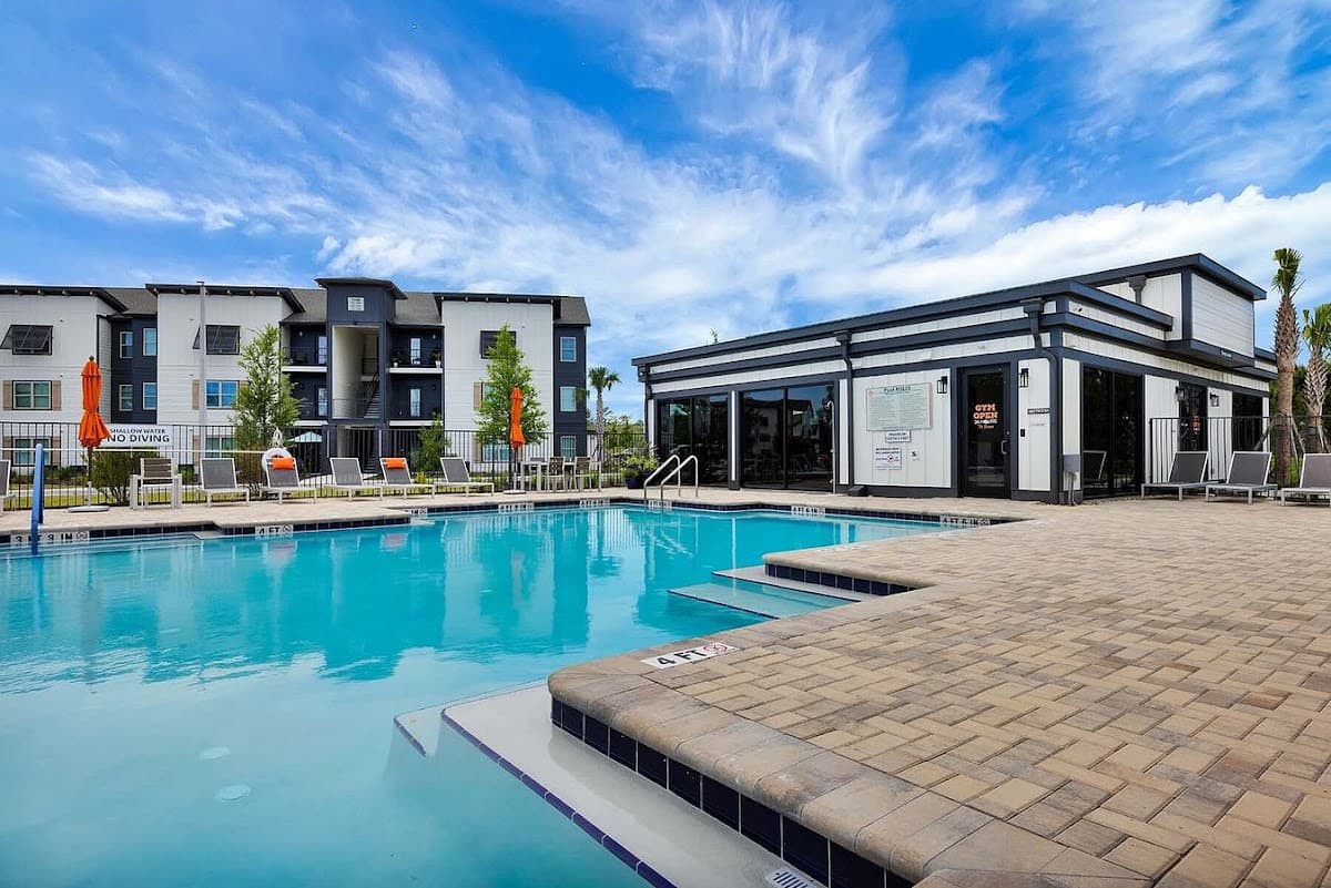 Pointe Grand Lakeland