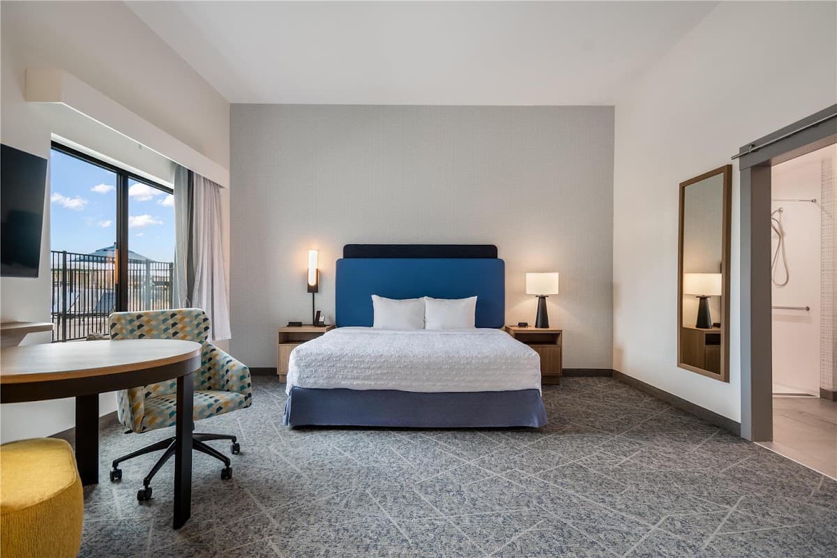Hampton Inn & Suites by Hilton Irving DFW Airport North — photo 2