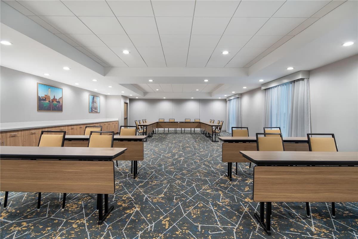 Hampton Inn & Suites by Hilton Irving DFW Airport North — photo 5