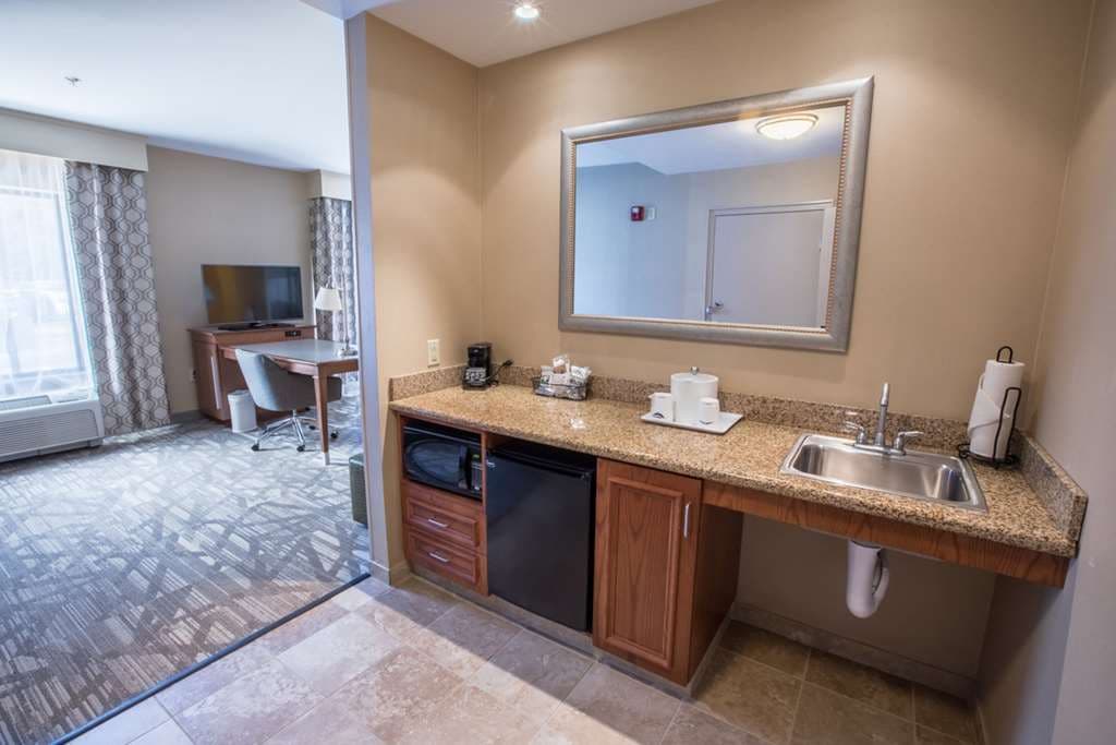 Hampton Inn & Suites Tilton — photo 4