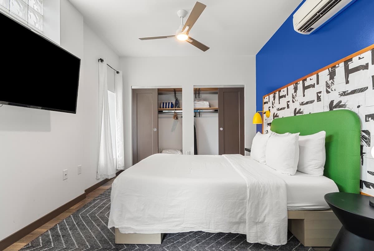 Exhibit A2 Apartments — photo 2