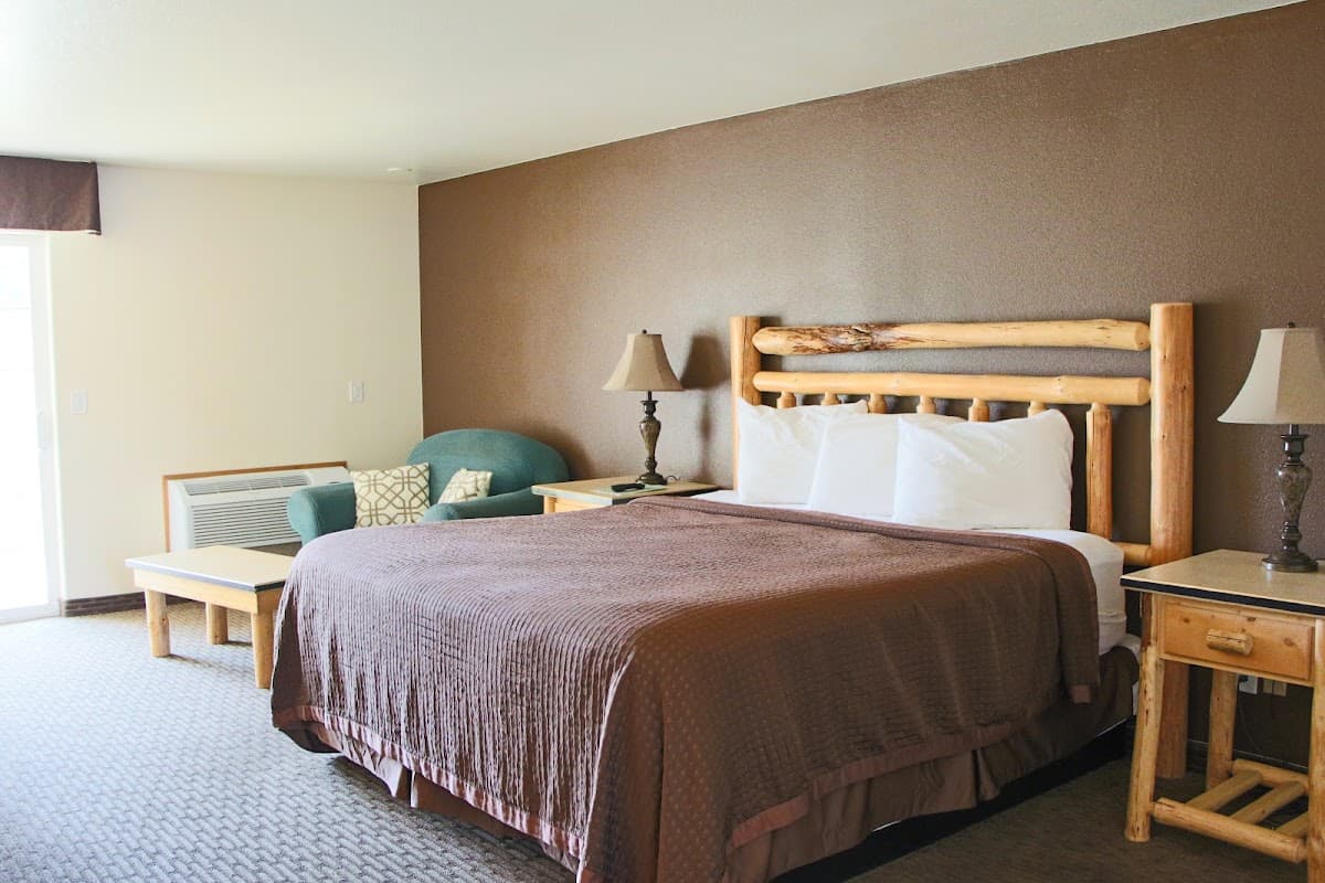 Sisters Inn & Suites — photo 2
