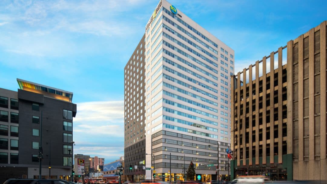 Tru by Hilton Denver Downtown Convention Center — photo 4
