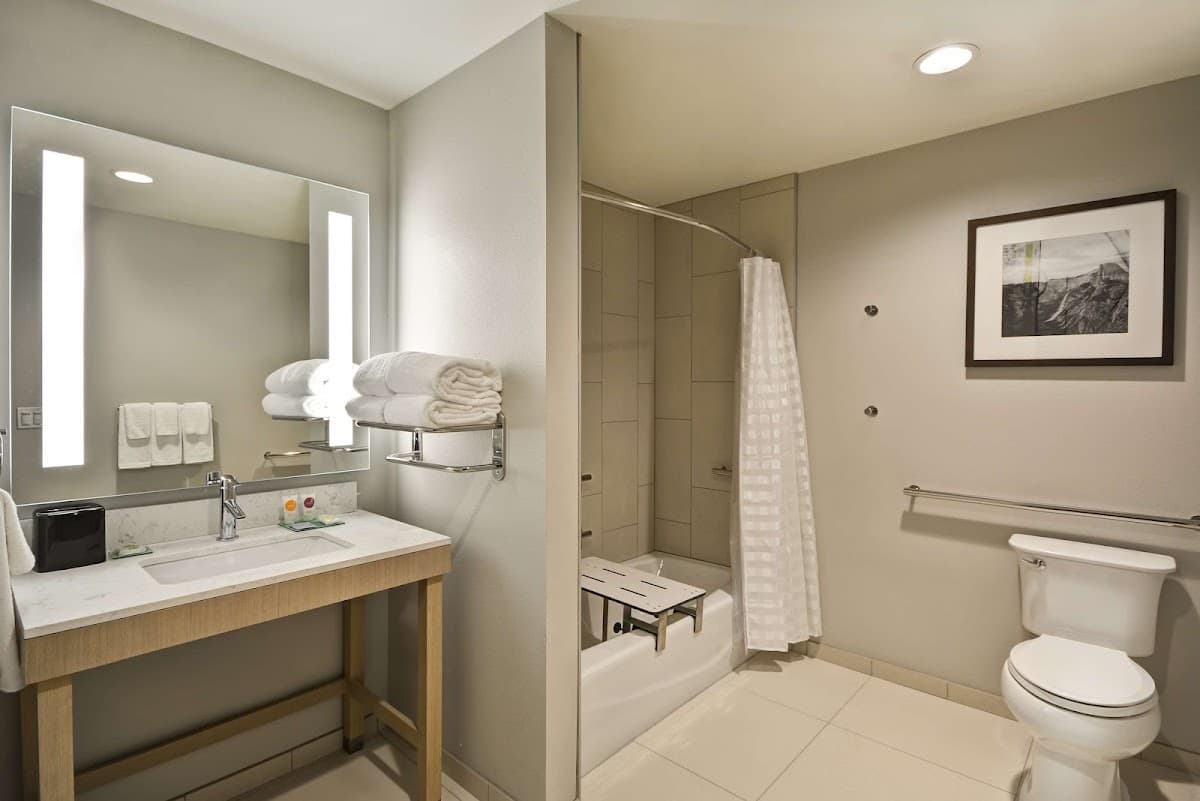 Hyatt Place Fresno — photo 4